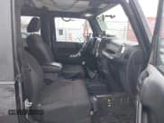 ✅ 2011 Jeep Wrangler Sahara • VIN: 1J4AA5D16BL626035 • Lot: 43878509. Wystawiony na IAAI z przebiegiem 208 265 mil. Bezpłatny archiwum sprzedaży aukcyjnych z USA i szczegółowy raport historii pojazdu na DreamBid. Zdjęcie 5.