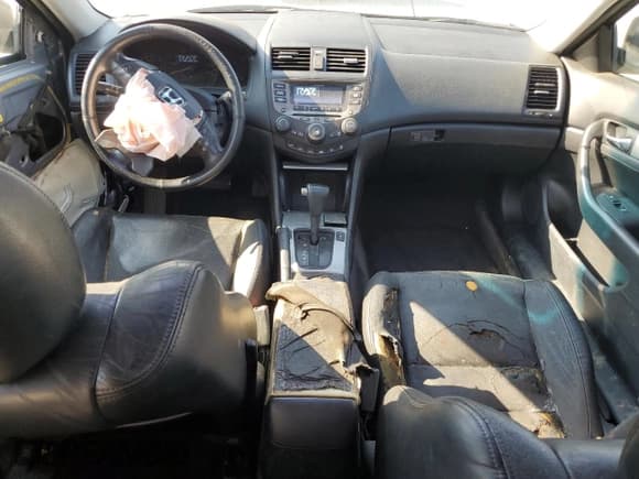 ✅ 2005 Honda Accord EX-L • VIN: 1HGCM72625A016666 • Lot: 81163285. Wystawiony na Copart z przebiegiem 244 969 mil. Bezpłatny archiwum sprzedaży aukcyjnych z USA i szczegółowy raport historii pojazdu na DreamBid. Zdjęcie 8.