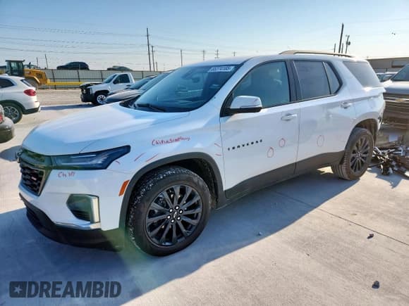 ✅ 2022 Chevrolet Traverse RS • VIN: 1GNERJKW1NJ107747 • Lot: 65274185. Wystawiony na Copart z przebiegiem 94 661 mil. Bezpłatny archiwum sprzedaży aukcyjnych z USA i szczegółowy raport historii pojazdu na DreamBid. Zdjęcie 1.