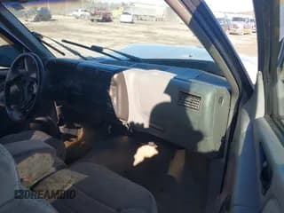 ✅ 1994 Chevrolet S-10 LS • VIN: 1GCCS19ZXR8233932 • Лот: 41072044. Опубликован ранее на IAAI с пробегом 171 666 миль. Бесплатный доступ к архиву аукционных продаж из США и подробный отчёт об истории автомобиля на DreamBid. Изображение 5.