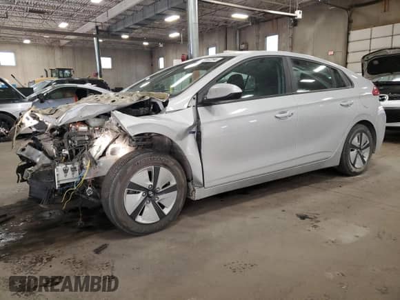 2019 Hyundai Ioniq Blue с VIN KMHC65LC8KU156583, выставлен на аукционе Copart как лот 77167294 с пробегом 109 711 миль миль и Списание • Salvage title. История ставок и продаж доступна на DreamBid. Изображение 1.