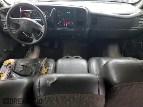 ✅ 2005 Chevrolet Silverado 1500 • VIN: 1GCEC19XX5Z323672 • Лот: 72345494. Опубликован ранее на Copart с пробегом 286 669 миль. Бесплатный доступ к архиву аукционных продаж из США и подробный отчёт об истории автомобиля на DreamBid. Изображение 8.