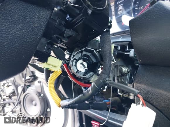 ✅ 2021 Kia Forte LXS • VIN: 3KPF24ADXME357955 • Лот: 43641097. Опубликован ранее на IAAI с пробегом 75 515 миль. Бесплатный доступ к архиву аукционных продаж из США и подробный отчёт об истории автомобиля на DreamBid. Изображение 19.