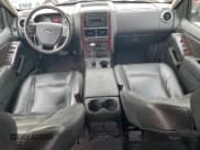 ✅ 2007 Ford Explorer Limited • VIN: 1FMEU75867UA40762 • Lot: 96378905. Wystawiony na Copart z przebiegiem 186 368 mil. Bezpłatny archiwum sprzedaży aukcyjnych z USA i szczegółowy raport historii pojazdu na DreamBid. Zdjęcie 8.