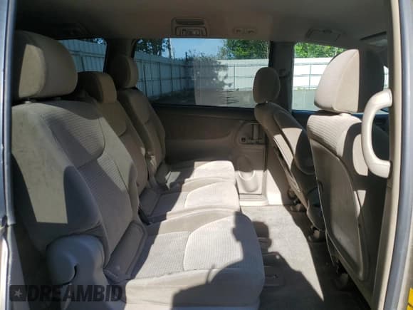 ✅ 2006 Toyota Sienna CE • VIN: 5TDZA23C26S407877 • Лот: 58620525. Опубликован ранее на Copart с пробегом 238 657 миль. Бесплатный доступ к архиву аукционных продаж из США и подробный отчёт об истории автомобиля на DreamBid. Изображение 11.