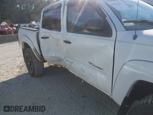 ✅ 2007 Toyota Tacoma PreRunner • VIN: 5TEJU62N27Z343052 • Lot: 43474182. Listed on IAAI with 202,629 mi. Free auction sales archive from the USA and detailed vehicle history report at DreamBid. Image 6.