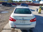 ✅ 2017 Nissan Altima SV • VIN: 1N4AL3AP8HC181048 • Lot: 43451816. Wystawiony na IAAI z przebiegiem 41 396 mil. Bezpłatny archiwum sprzedaży aukcyjnych z USA i szczegółowy raport historii pojazdu na DreamBid. Zdjęcie 17.