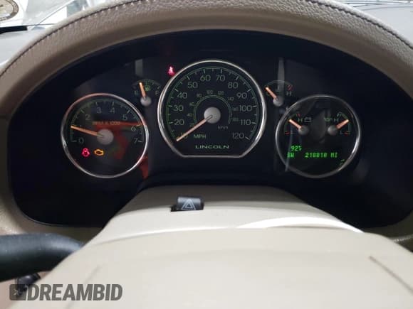 ✅ 2006 Lincoln Mark LT • VIN: 5LTPW18576FJ02918 • Lot: 69114064. Listed on Copart with 218,810 mi. Free auction sales archive from the USA and detailed vehicle history report at DreamBid. Image 9.