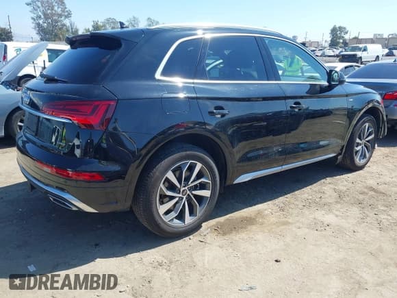 ✅ 2023 Audi Q5 S line Premium Plus • VIN: WA1EAAFY7P2117850 • Lot: 43304541. Listed on IAAI with 21,685 mi. Free auction sales archive from the USA and detailed vehicle history report at DreamBid. Image 4.