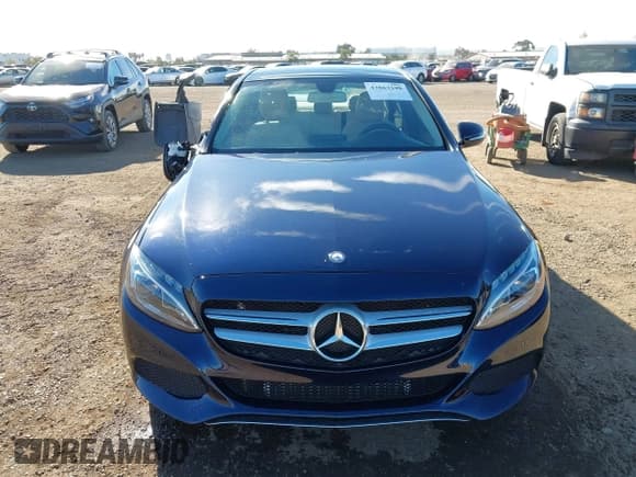 ✅ 2015 Mercedes-Benz C 300 Luxury • VIN: 55SWF4KB1FU019082 • Lot: 43863198. Wystawiony na IAAI z przebiegiem 43 679 mil. Bezpłatny archiwum sprzedaży aukcyjnych z USA i szczegółowy raport historii pojazdu na DreamBid. Zdjęcie 12.