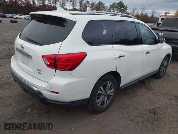 ✅ 2019 Nissan Pathfinder SV • VIN: 5N1DR2MM4KC577255 • Lot: 43610873. Wystawiony na IAAI z przebiegiem 87 195 mil. Bezpłatny archiwum sprzedaży aukcyjnych z USA i szczegółowy raport historii pojazdu na DreamBid. Zdjęcie 4.