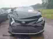 2022 Toyota Camry XLE z VIN 4T1F11AK8NU076638, wystawiony jako IAAI lot #42243093 z przebiegiem 67 100 mil mil oraz . Historia ofert i sprzedaży dostępna na DreamBid. Obrazek 11.