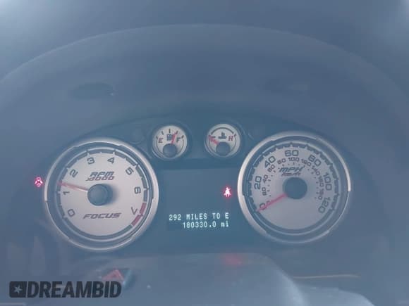 ✅ 2010 Ford Focus SE • VIN: 1FAHP3FN8AW285084 • Lot: 43748080. Wystawiony na IAAI z przebiegiem 180 330 mil. Bezpłatny archiwum sprzedaży aukcyjnych z USA i szczegółowy raport historii pojazdu na DreamBid. Zdjęcie 7.