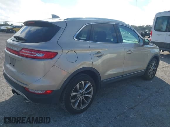 ✅ 2017 Lincoln MKC Select • VIN: 5LMCJ2C95HUL08407 • Лот: 43903326. Опубликован ранее на IAAI с пробегом 201 955 миль. Бесплатный доступ к архиву аукционных продаж из США и подробный отчёт об истории автомобиля на DreamBid. Изображение 4.