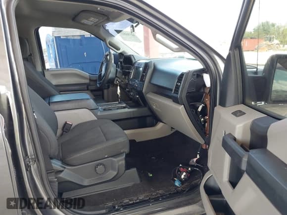 ✅ 2017 Ford F-150 XL • VIN: 1FTEW1CPXHFA21255 • Lot: 42701833. Listed on IAAI with Not provided. Free auction sales archive from the USA and detailed vehicle history report at DreamBid. Image 5.