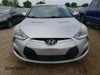 ✅ 2013 Hyundai Veloster w/Gray Int • VIN: KMHTC6AD5DU136899 • Lot: 66874144. Wystawiony na Copart z przebiegiem 89 446 mil. Bezpłatny archiwum sprzedaży aukcyjnych z USA i szczegółowy raport historii pojazdu na DreamBid. Zdjęcie 5.