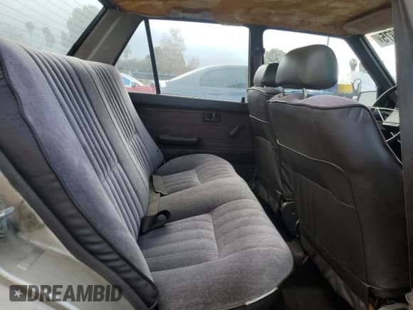 ✅ 1987 Toyota Corolla • VIN: JT2AE82E9H3531391 • Лот: 44657375. Опубликован ранее на Copart с пробегом 240 376 миль. Бесплатный доступ к архиву аукционных продаж из США и подробный отчёт об истории автомобиля на DreamBid. Изображение 10.