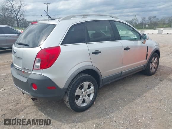 ✅ 2013 Chevrolet Captiva Sport LS • VIN: 3GNFL2EK4DS519503 • Lot: 41951425. Wystawiony na IAAI z przebiegiem 139 302 mil. Bezpłatny archiwum sprzedaży aukcyjnych z USA i szczegółowy raport historii pojazdu na DreamBid. Zdjęcie 4.