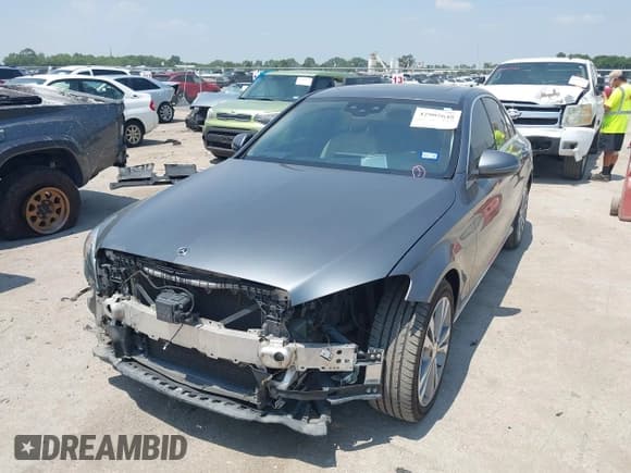 ✅ 2019 Mercedes-Benz C 300 • VIN: 55SWF8DB8KU292891 • Лот: 42902648. Опубликован ранее на IAAI с пробегом 104 221 миль. Бесплатный доступ к архиву аукционных продаж из США и подробный отчёт об истории автомобиля на DreamBid. Изображение 17.