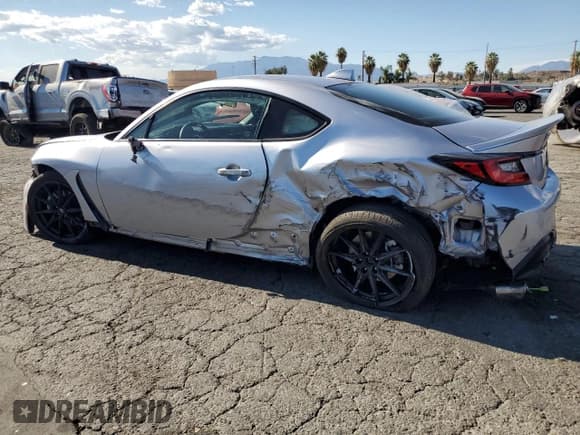 ✅ 2023 Toyota 86 Premium • VIN: JF1ZNBE13P9759324 • Lot: 71306155. Wystawiony na Copart z przebiegiem 18 758 mil. Bezpłatny archiwum sprzedaży aukcyjnych z USA i szczegółowy raport historii pojazdu na DreamBid. Zdjęcie 2.