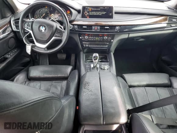 ✅ 2015 BMW X6 xDrive35i • VIN: 5UXKU2C52F0F95900 • Lot: 80849685. Wystawiony na Copart z przebiegiem 126 038 mil. Bezpłatny archiwum sprzedaży aukcyjnych z USA i szczegółowy raport historii pojazdu na DreamBid. Zdjęcie 8.