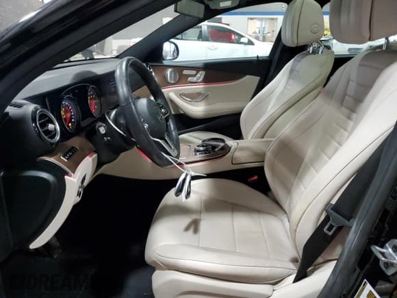 ✅ 2019 Mercedes-Benz E 450 • VIN: WDDZH6JB9KA532482 • Lot: 89017175. Listed on Copart with 57,875 mi. Free auction sales archive from the USA and detailed vehicle history report at DreamBid. Image 7.