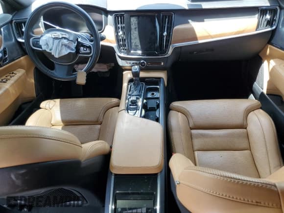 ✅ 2019 Volvo S90 Inscription • VIN: LVYA22ML5KP088626 • Лот: 62844723. Опубликован ранее на Copart с пробегом 40 001 миль. Бесплатный доступ к архиву аукционных продаж из США и подробный отчёт об истории автомобиля на DreamBid. Изображение 8.