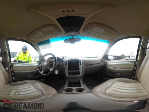 ✅ 2002 Mercury Mountaineer • VIN: 4M2ZU86W12ZJ35003 • Лот: 41193635. Опубликован ранее на IAAI с пробегом 168 601 миль. Бесплатный доступ к архиву аукционных продаж из США и подробный отчёт об истории автомобиля на DreamBid. Изображение 18.