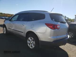✅ 2010 Chevrolet Traverse LS • VIN: 1GNLVEED1AS139462 • Lot: 74953094. Wystawiony na Copart z przebiegiem 142 790 mil. Bezpłatny archiwum sprzedaży aukcyjnych z USA i szczegółowy raport historii pojazdu na DreamBid. Zdjęcie 2.