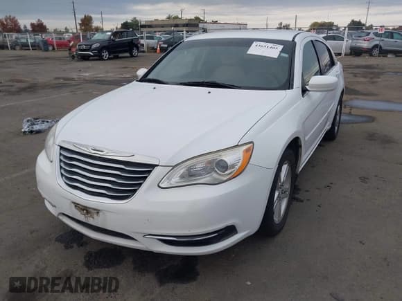 ✅ 2011 Chrysler 200 LX • VIN: 1C3BC4FB9BN553725 • Lot: 43651405. Listed on IAAI with 144,603 mi. Free auction sales archive from the USA and detailed vehicle history report at DreamBid. Image 2.