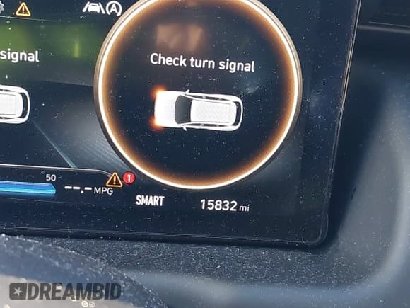 ✅ 2022 Hyundai Tucson SEL • VIN: 5NMJCCAE3NH137769 • Lot: 43424012. Listed on IAAI with 15,832 mi. Free auction sales archive from the USA and detailed vehicle history report at DreamBid. Image 16.