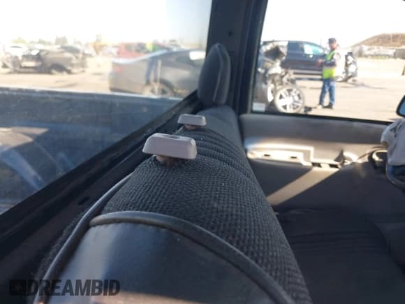 ✅ 1995 GMC Sierra 1500 • VIN: 1GTEC14H1SZ506910 • Lot: 42905731. Wystawiony na IAAI z przebiegiem 361 784 mil. Bezpłatny archiwum sprzedaży aukcyjnych z USA i szczegółowy raport historii pojazdu na DreamBid. Zdjęcie 8.