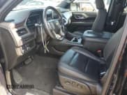 ✅ 2022 Chevrolet Suburban LT • VIN: 1GNSKCKD9NR299826 • Lot: 67666864. Wystawiony na Copart z przebiegiem 72 520 mil. Bezpłatny archiwum sprzedaży aukcyjnych z USA i szczegółowy raport historii pojazdu na DreamBid. Zdjęcie 7.