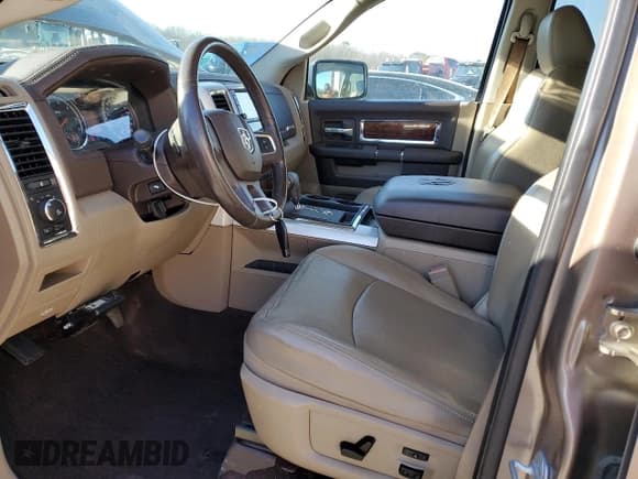 ✅ 2009 Dodge 1500 SLT • VIN: 1D3HB13T29S796820 • Lot: 87319154. Wystawiony na Copart z przebiegiem 136 688 mil. Bezpłatny archiwum sprzedaży aukcyjnych z USA i szczegółowy raport historii pojazdu na DreamBid. Zdjęcie 7.