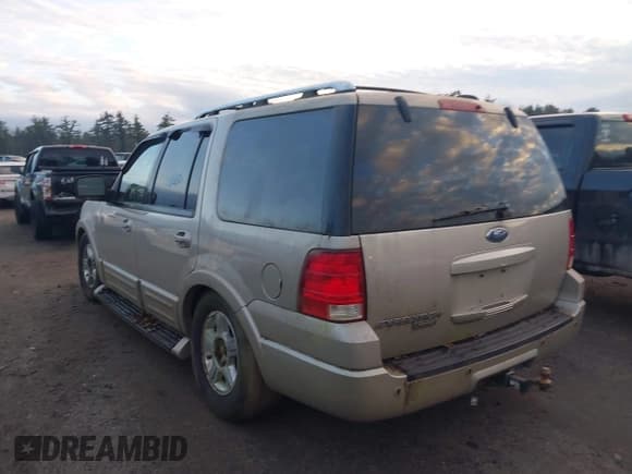 ✅ 2005 Ford Expedition Limited • VIN: 1FMFU20525LA94373 • Lot: 43796073. Wystawiony na IAAI z przebiegiem 140 660 mil. Bezpłatny archiwum sprzedaży aukcyjnych z USA i szczegółowy raport historii pojazdu na DreamBid. Zdjęcie 6.