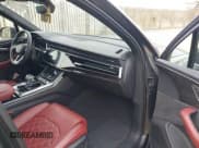 ✅ 2022 Audi SQ7 Prestige • VIN: WA1VWBF72ND021608 • Lot: 40837785. Wystawiony na IAAI z przebiegiem 22 679 mil. Bezpłatny archiwum sprzedaży aukcyjnych z USA i szczegółowy raport historii pojazdu na DreamBid. Zdjęcie 5.