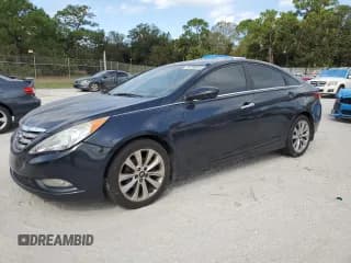 ✅ 2013 Hyundai Sonata SE • VIN: 5NPEC4AC6DH546808 • Lot: 76736814. Wystawiony na Copart z przebiegiem 248 073 mil. Bezpłatny archiwum sprzedaży aukcyjnych z USA i szczegółowy raport historii pojazdu na DreamBid. Zdjęcie 1.