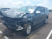 ✅ 2022 Chevrolet Suburban Premier • VIN: 1GNSKFKD9NR183852 • Lot: 42583343. Wystawiony na IAAI z przebiegiem 74 421 mil. Bezpłatny archiwum sprzedaży aukcyjnych z USA i szczegółowy raport historii pojazdu na DreamBid. Zdjęcie 2.