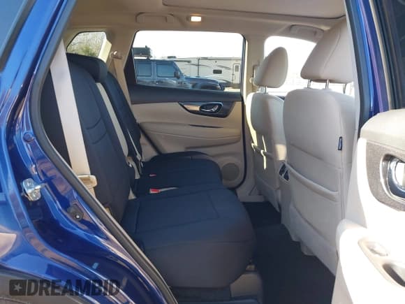 ✅ 2017 Nissan Rogue SV • VIN: 5N1AT2MV2HC735825 • Lot: 43795479. Listed on IAAI with 77,864 mi. Free auction sales archive from the USA and detailed vehicle history report at DreamBid. Image 8.