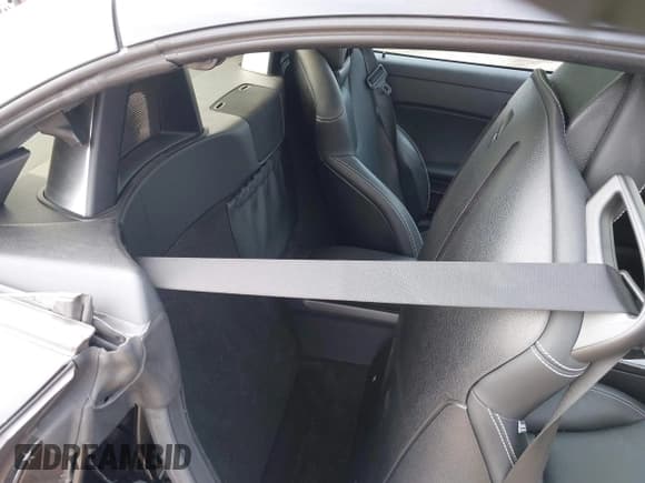 ✅ 2016 Mercedes-Benz SLK 350 • VIN: WDDPK5HAXGF116645 • Lot: 42907313. Wystawiony na IAAI z przebiegiem 16 889 mil. Bezpłatny archiwum sprzedaży aukcyjnych z USA i szczegółowy raport historii pojazdu na DreamBid. Zdjęcie 8.