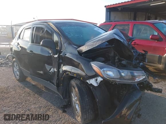 ✅ 2021 Chevrolet Trax LS • VIN: KL7CJKSB8MB301613 • Lot: 42526045. Listed on IAAI with 51,127 mi. Free auction sales archive from the USA and detailed vehicle history report at DreamBid. Image 1.