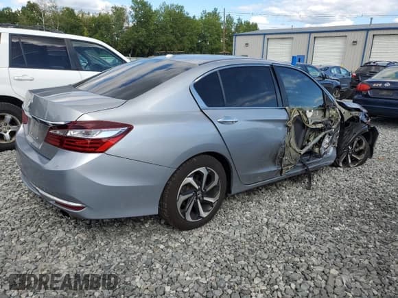 ✅ 2017 Honda Accord EX-L • VIN: 1HGCR2F88HA236561 • Lot: 70506105. Listed on Copart with Not provided. Free auction sales archive from the USA and detailed vehicle history report at DreamBid. Image 3.