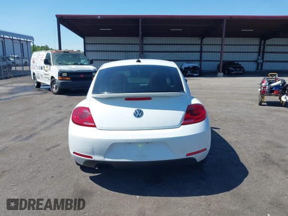 ✅ 2015 Volkswagen Beetle Fleet Edition • VIN: 3VWF17AT0FM655321 • Lot: 42386548. Listed on IAAI with 120,215 mi. Free auction sales archive from the USA and detailed vehicle history report at DreamBid. Image 16.