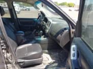 ✅ 2007 Ford Escape Limited • VIN: 1FMCU04197KA52595 • Лот: 42888780. Опубликован ранее на IAAI с пробегом Не указан. Бесплатный доступ к архиву аукционных продаж из США и подробный отчёт об истории автомобиля на DreamBid. Изображение 5.