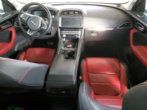 ✅ 2017 Jaguar F-Pace 35t R-Sport • VIN: SADCL2BV2HA062857 • Лот: 92608525. Опубликован ранее на Copart с пробегом 175 009 миль. Бесплатный доступ к архиву аукционных продаж из США и подробный отчёт об истории автомобиля на DreamBid. Изображение 8.