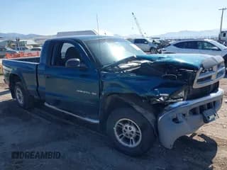 ✅ 1999 Dodge Dakota SLT • VIN: 1B7GG22Y2XS120745 • Lot: 42032442. Wystawiony na IAAI z przebiegiem Nie podano. Bezpłatny archiwum sprzedaży aukcyjnych z USA i szczegółowy raport historii pojazdu na DreamBid. Zdjęcie 1.