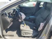 ✅ 2017 Chevrolet Impala LT • VIN: 2G1105S35H9104194 • Лот: 63594784. Опубликован ранее на Copart с пробегом 92 971 миль. Бесплатный доступ к архиву аукционных продаж из США и подробный отчёт об истории автомобиля на DreamBid. Изображение 7.