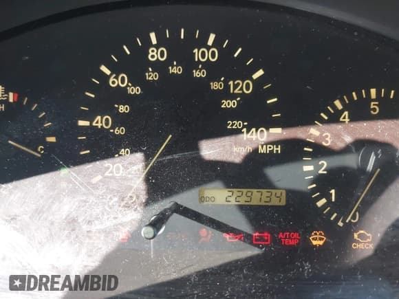 ✅ 2001 Lexus RX 300 • VIN: JTJHF10U010175860 • Lot: 43739777. Wystawiony na IAAI z przebiegiem 229 734 mil. Bezpłatny archiwum sprzedaży aukcyjnych z USA i szczegółowy raport historii pojazdu na DreamBid. Zdjęcie 7.