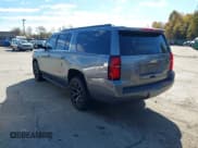 ✅ 2019 Chevrolet Suburban LT • VIN: 1GNSKHKCXKR132620 • Lot: 43578105. Wystawiony na IAAI z przebiegiem 120 367 mil. Bezpłatny archiwum sprzedaży aukcyjnych z USA i szczegółowy raport historii pojazdu na DreamBid. Zdjęcie 3.