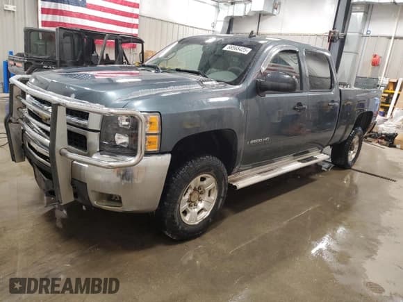 ✅ 2007 Chevrolet Silverado 2500HD 2LT • VIN: 1GCHK236X7F560723 • Лот: 68565425. Опубликован ранее на Copart с пробегом 285 139 миль. Бесплатный доступ к архиву аукционных продаж из США и подробный отчёт об истории автомобиля на DreamBid. Изображение 1.
